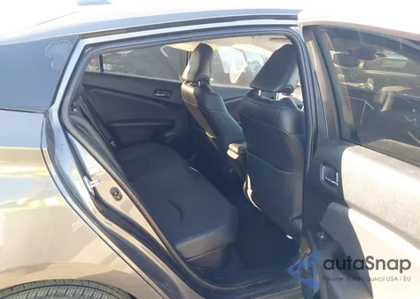 2018 Toyota Prius Four из США, поврежденный, VIN JTDKARFU2J3552958